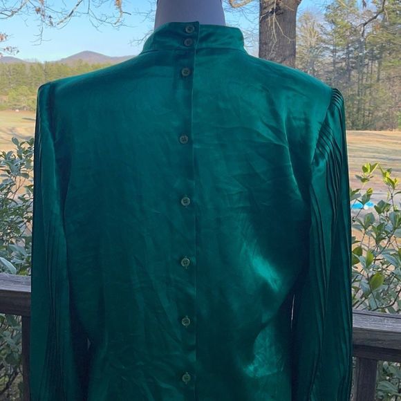 BEAUTIFUL vintage nilani blouse - Picture 3 of 12